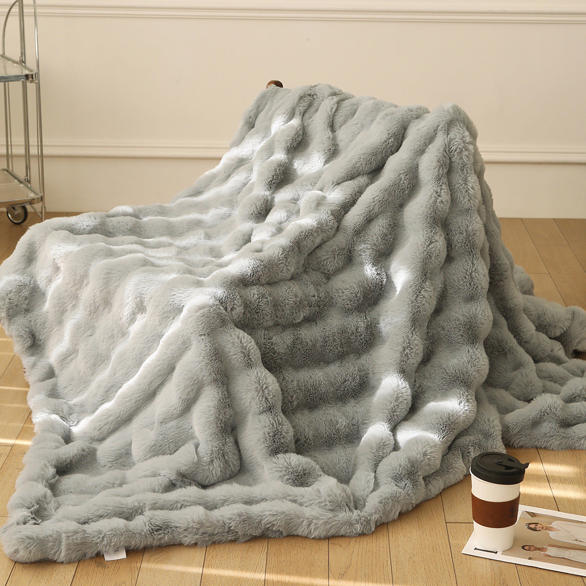 Rabbit Bubble Velvet Thickened Nap Blanket